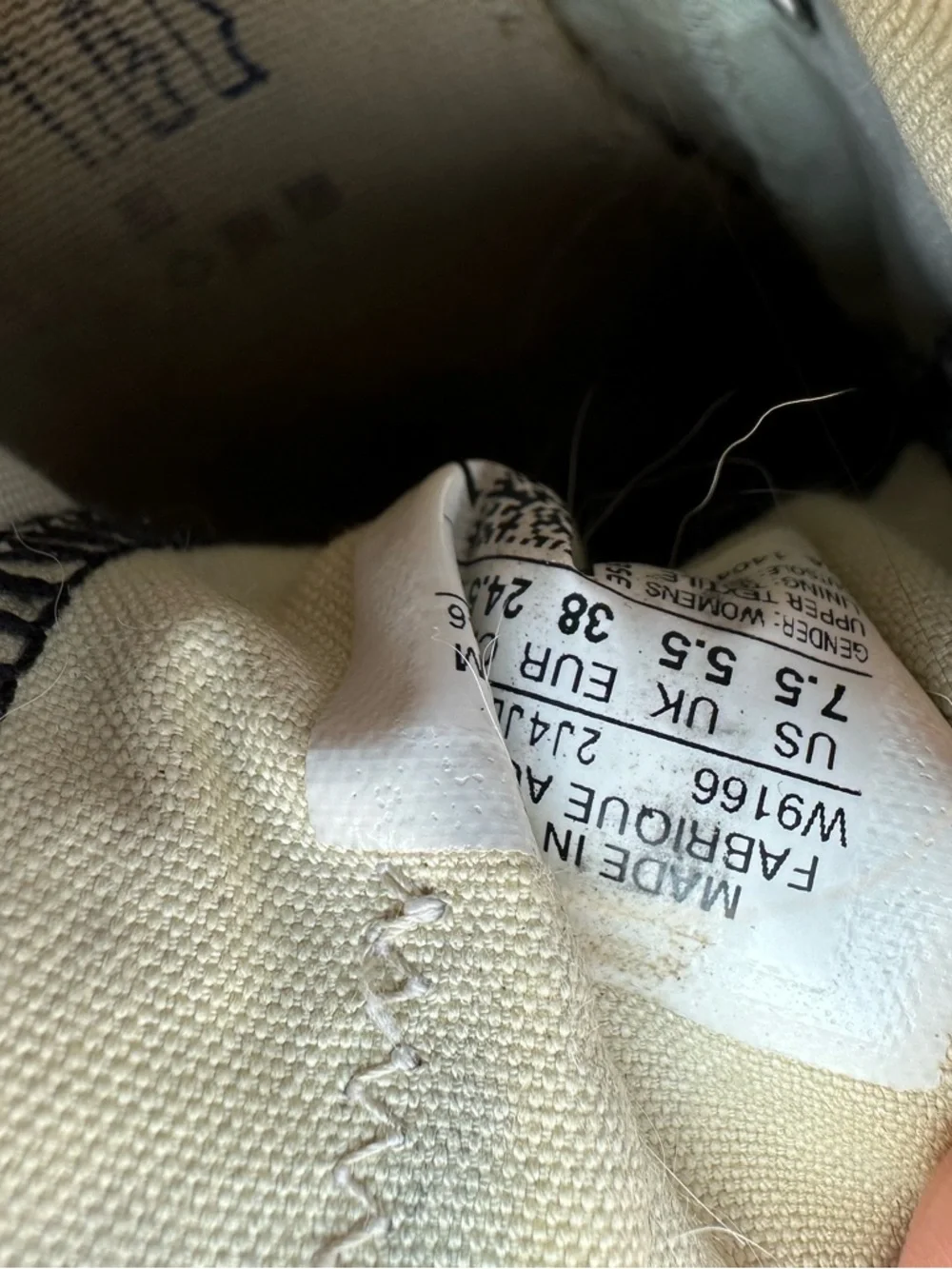 Women’s US 7.5 Converse Used Low Black - Picture 5 of 5